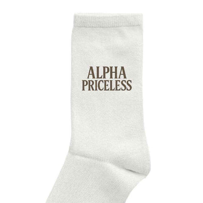 Alpha Priceless Mocha Comfort Socks mit minimalistischem Design und hochwertigem Stoff.