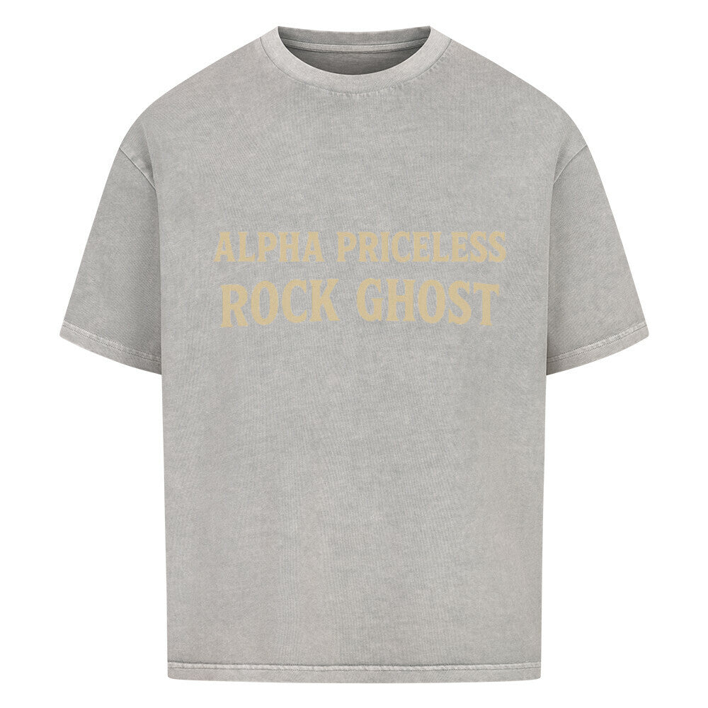 Alpha Priceless Rock Ghost Figurine auf einem grauen T-Shirt mit gelbem Text.