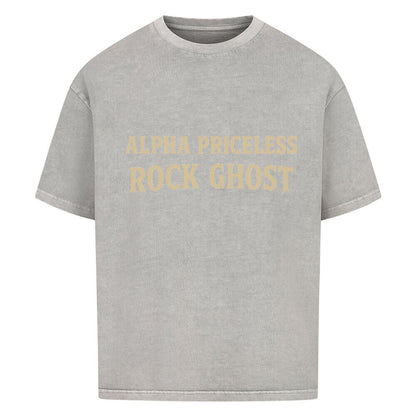 Alpha Priceless Rock Ghost Figurine auf einem grauen T-Shirt mit gelbem Text.