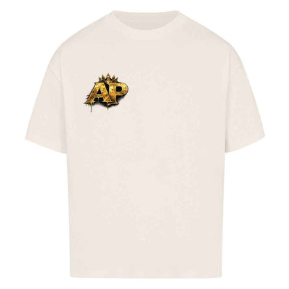 Alpha Priceless Oversized Tee - Built for Discipline. Made to Dominate. Mit goldenem AP-Logo auf der Vorderseite.
